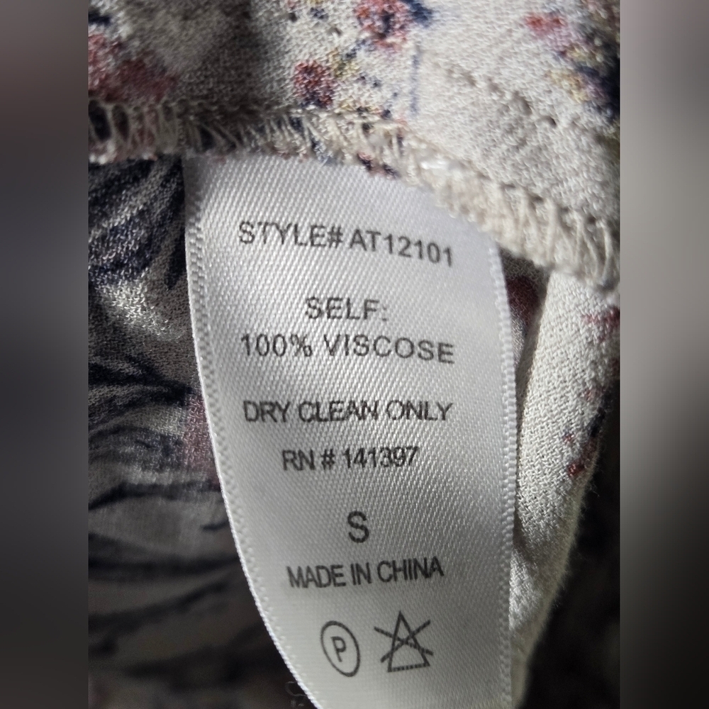 Astr The Label 100% Viscose Floral Hi-Lo Blouse, Size Small - Picture 3 of 3